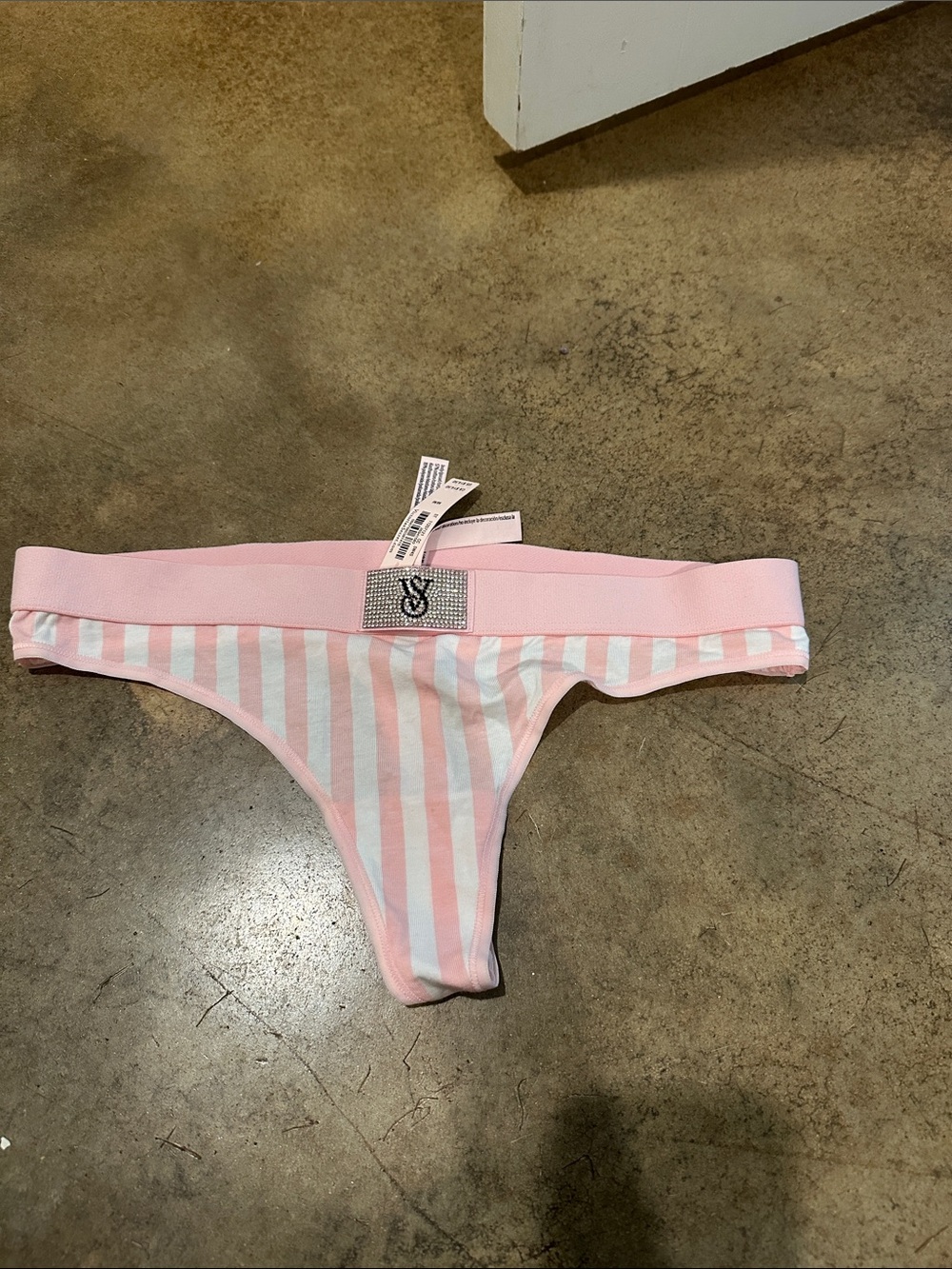 Pink & White Striped Thong Panty Victoria Secrets medium nwt